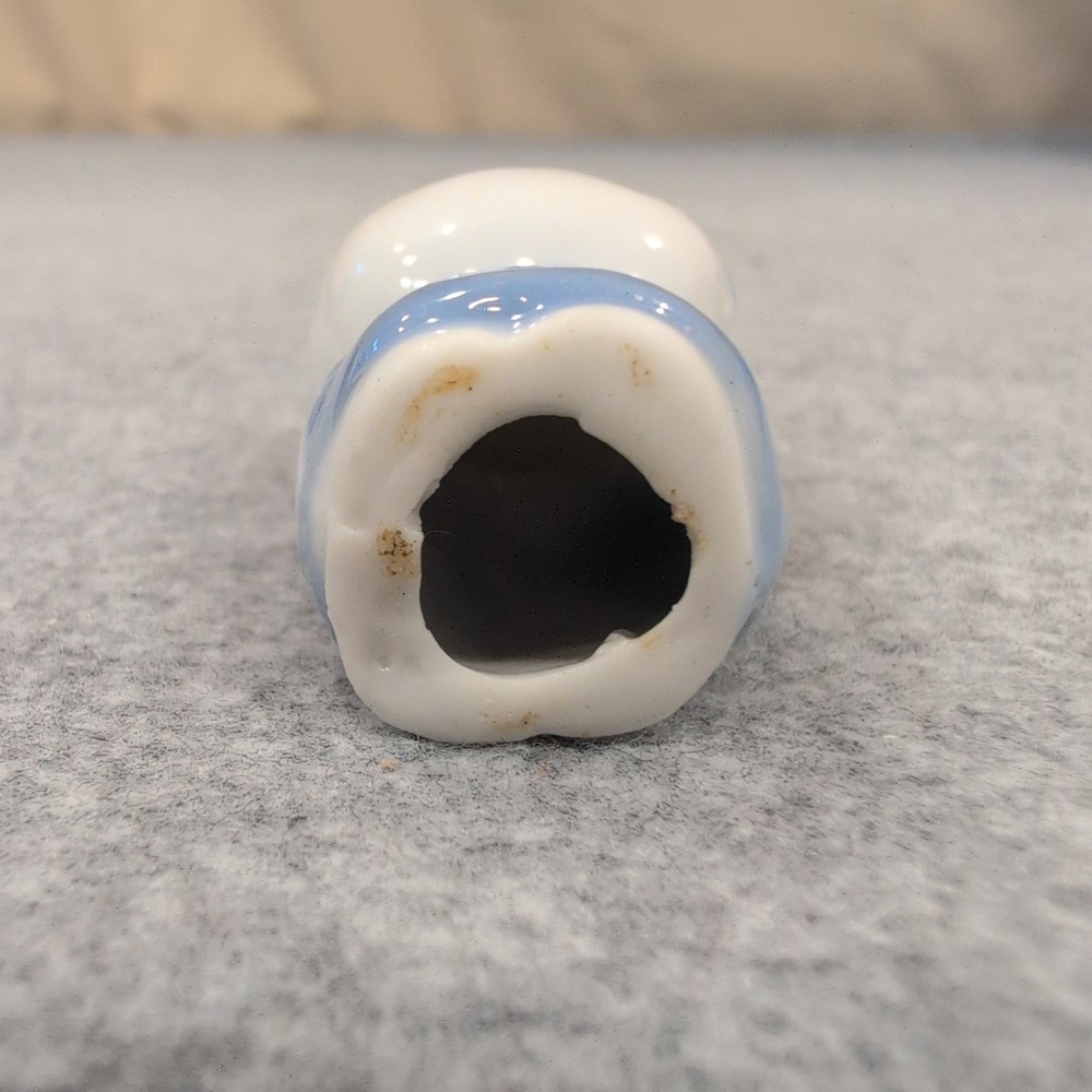 Vintage Blue & White 2" Hello Kitty Figurine‎ - Scarce Maneki-neko - Picture 4 of 4